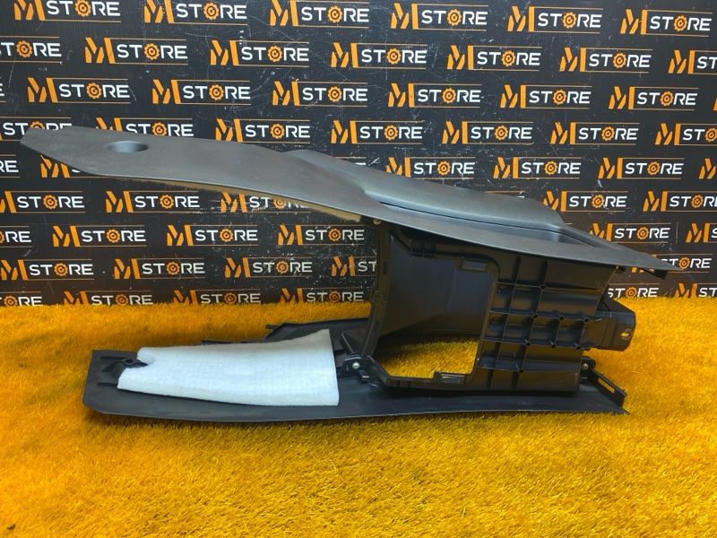 Консоль между сидений, 1000 рублей, Красноярск