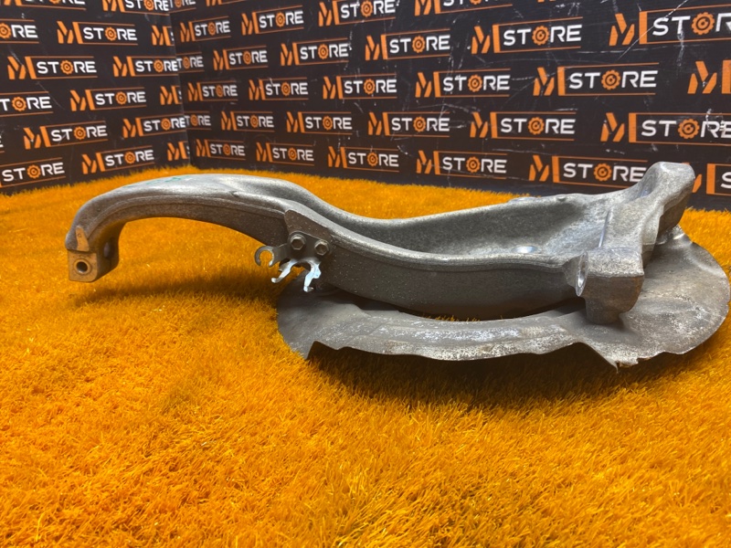 кулак поворотный, 1000 рублей, Красноярск