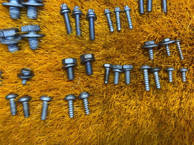 Болты и гайки ДВС, 1000 рублей, Красноярск