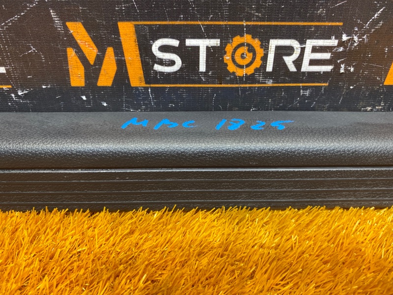 Накладка на порог салона, 300 рублей, Красноярск