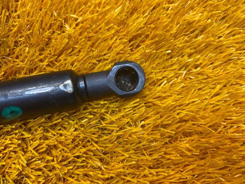 Амортизатор стекла багажника, 500 рублей, Красноярск