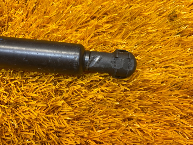 Амортизатор стекла багажника, 500 рублей, Красноярск