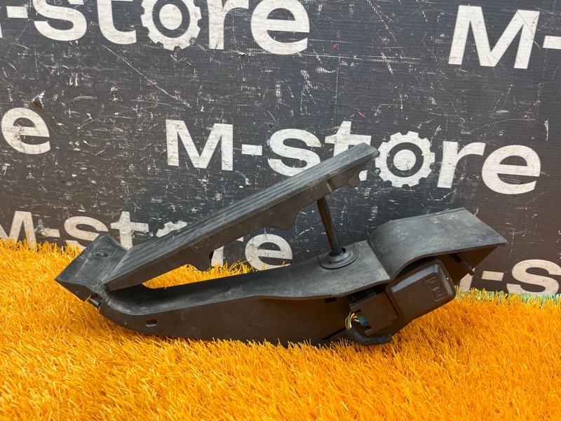 педаль газа, 500 рублей, Красноярск