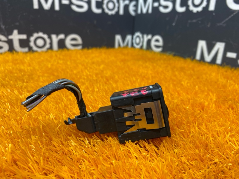 Кнопка освещения панели приборов, 250 рублей, Красноярск