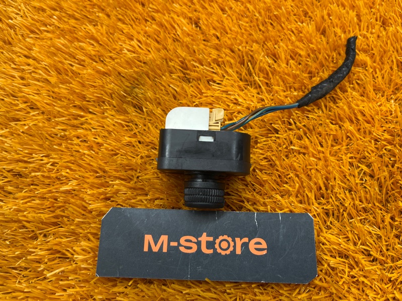 Кнопка регулировки зеркал, 500 рублей, Красноярск