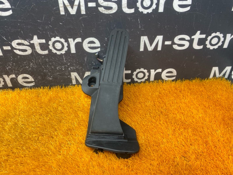 педаль газа, 700 рублей, Красноярск