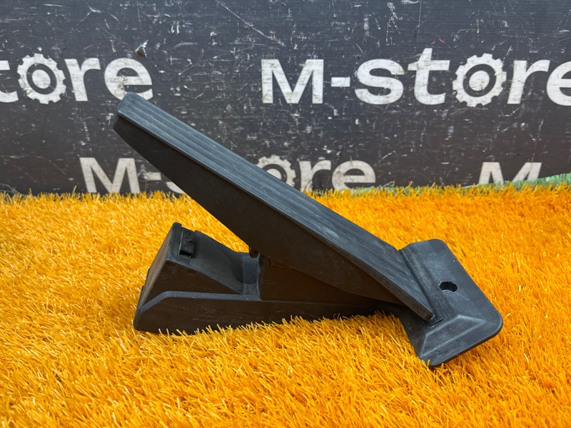 педаль газа, 1300 рублей, Красноярск