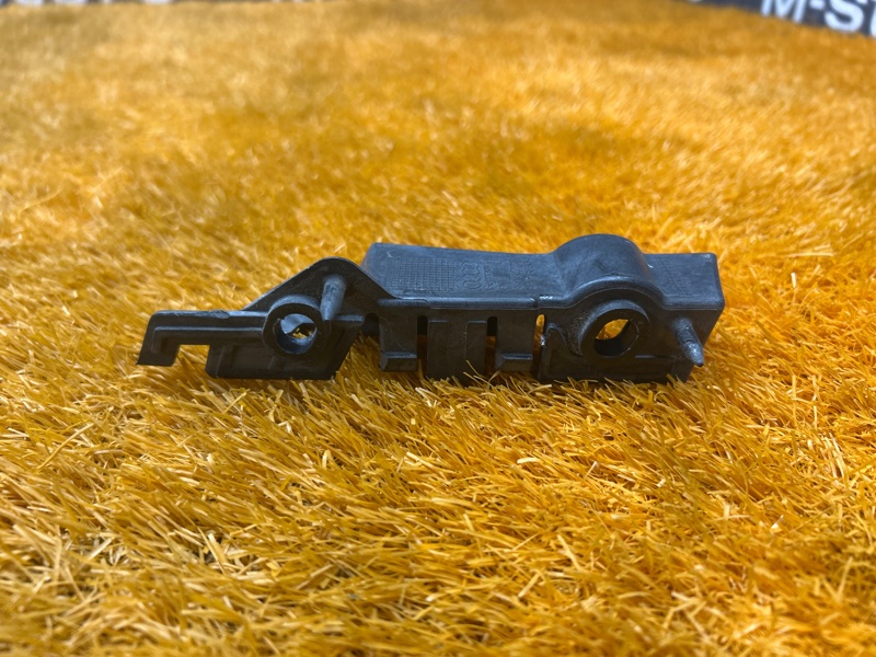 крепление бампера, 900 рублей, Красноярск