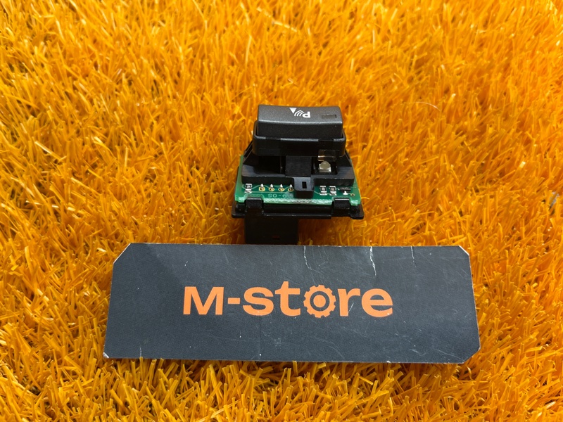 Кнопка парктроника, 300 рублей, Красноярск