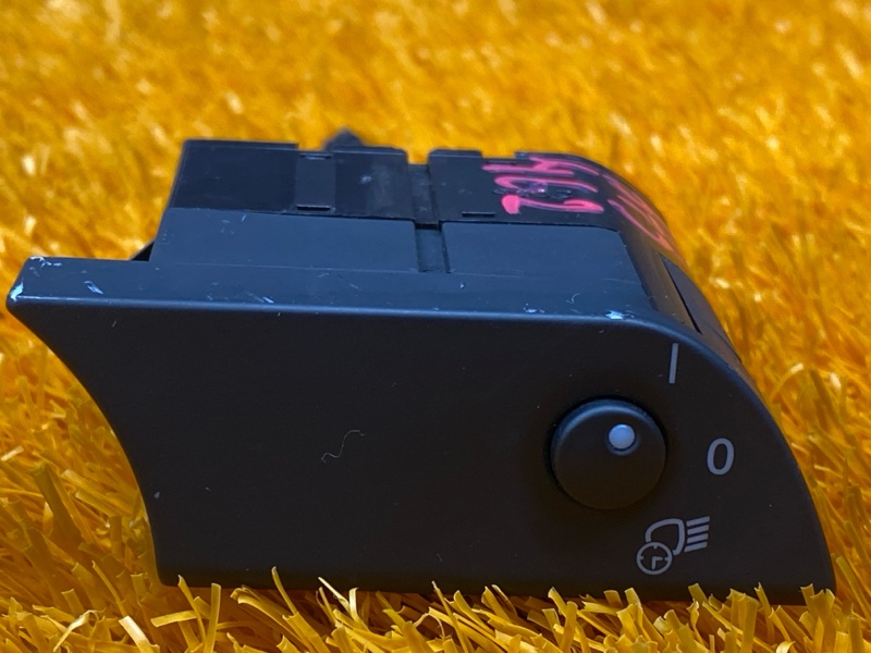 Кнопка корректора фар, 200 рублей, Красноярск