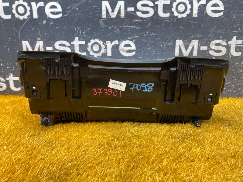 щиток приборов, 2000 рублей, Красноярск