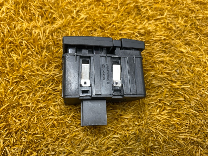 Кнопка открывания бардачка, 300 рублей, Красноярск