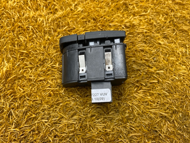 Кнопка открывания бардачка, 300 рублей, Красноярск