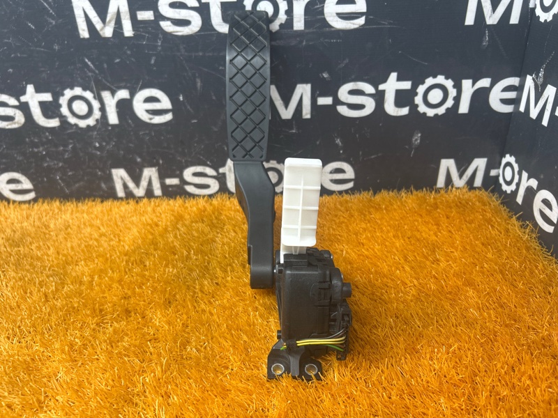 педаль газа, 500 рублей, Красноярск