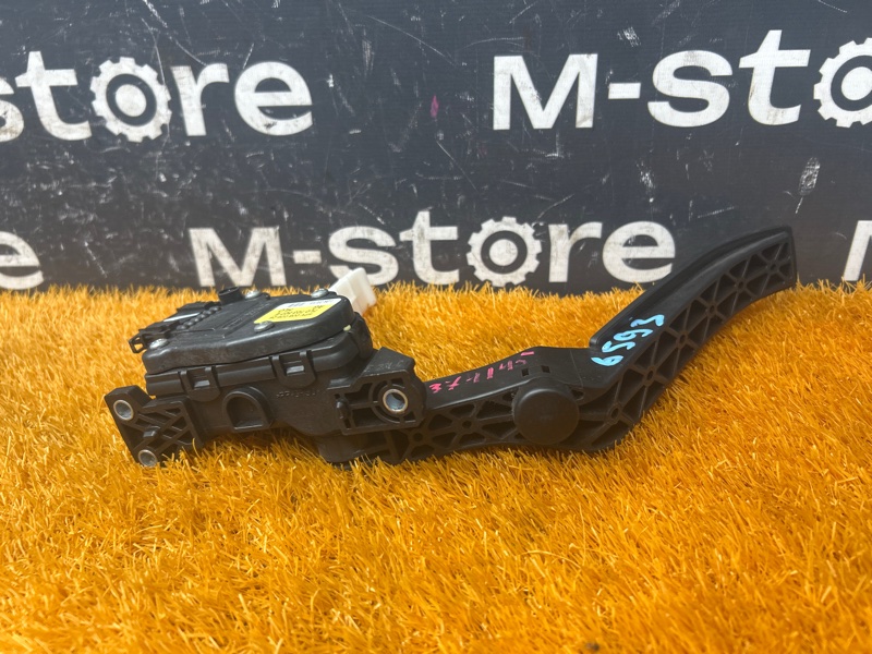 педаль газа, 500 рублей, Красноярск