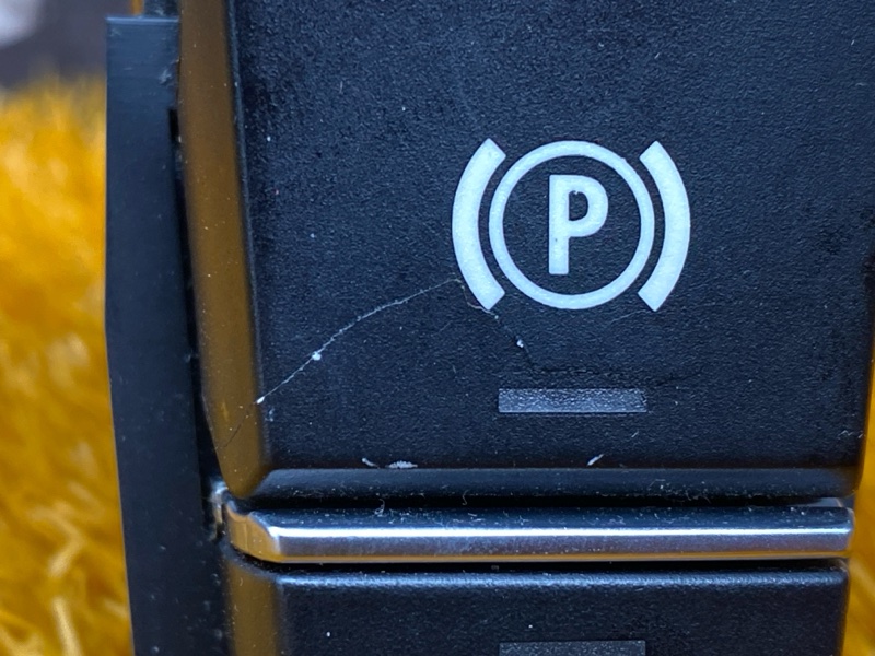 Кнопка стояночного тормоза, 500 рублей, Красноярск