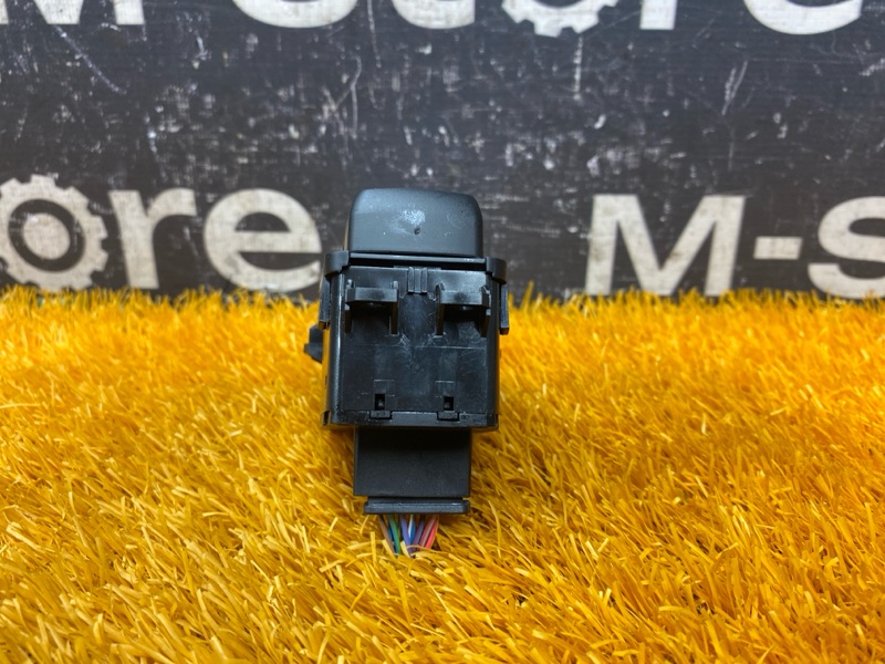 Кнопка стояночного тормоза, 500 рублей, Красноярск