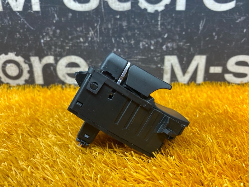 Кнопка стояночного тормоза, 500 рублей, Красноярск