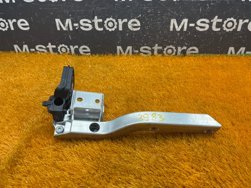 Кронштейн радиатора, 1500 рублей, Красноярск