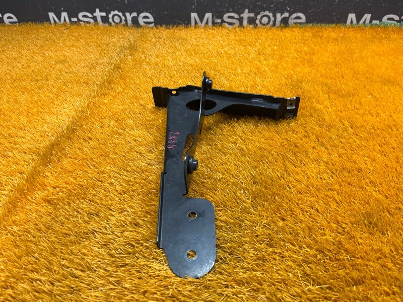 Кронштейн радиатора, 900 рублей, Красноярск