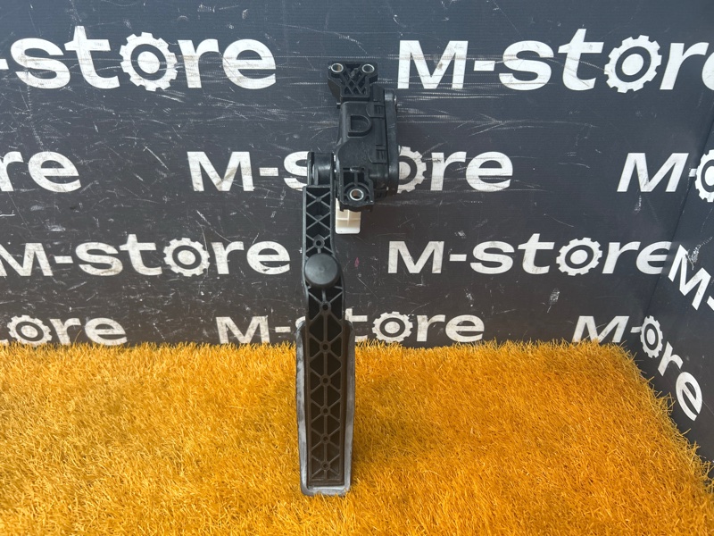 педаль газа, 1000 рублей, Красноярск