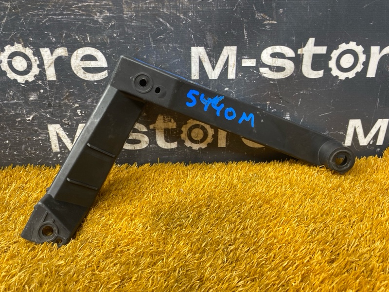 крепление бампера, 200 рублей, Красноярск