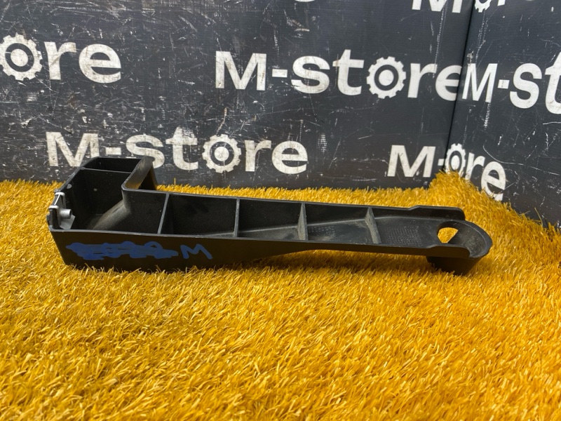 крепление бампера, 200 рублей, Красноярск