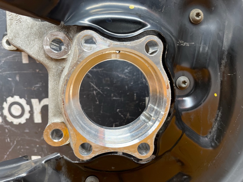 кулак поворотный, 2000 рублей, Красноярск