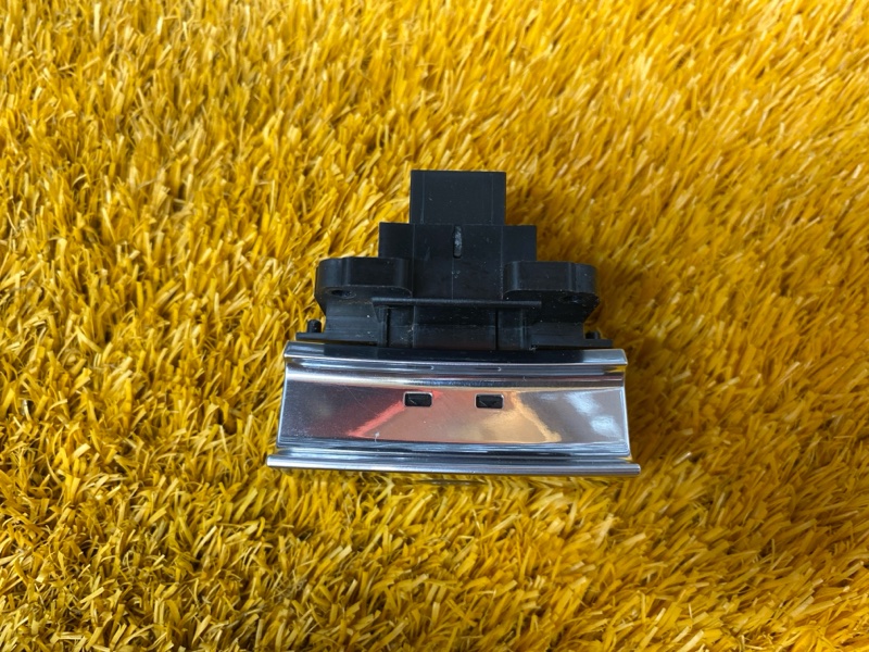 Кнопка стояночного тормоза, 1000 рублей, Красноярск