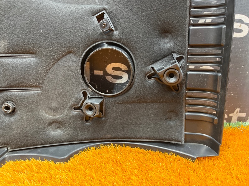 крышка двигателя, 2000 рублей, Красноярск