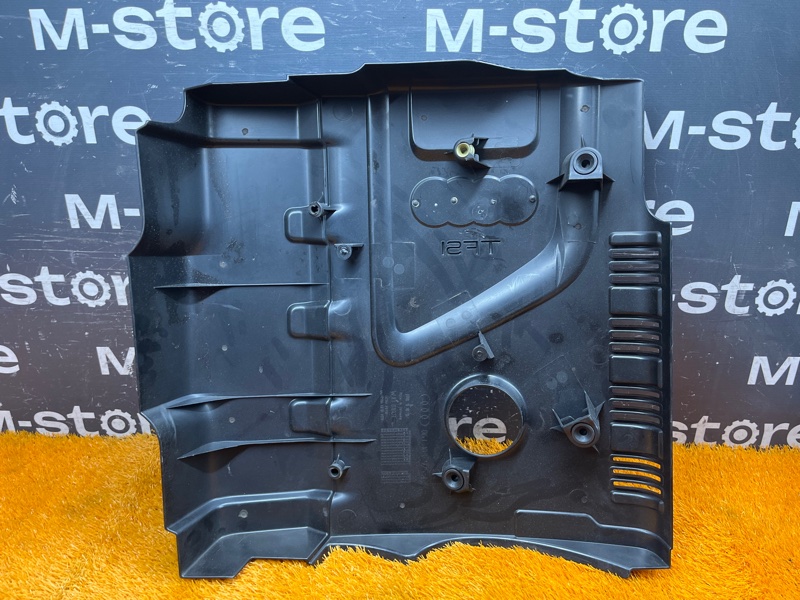 крышка двигателя, 2000 рублей, Красноярск