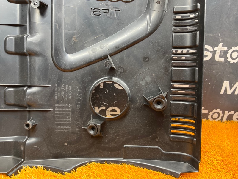 крышка двигателя, 2000 рублей, Красноярск