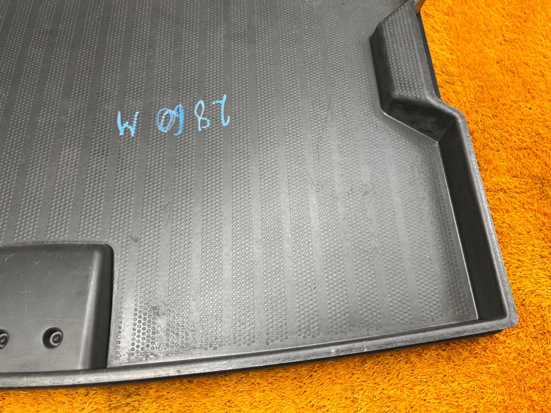 пол багажника, 1000 рублей, Красноярск