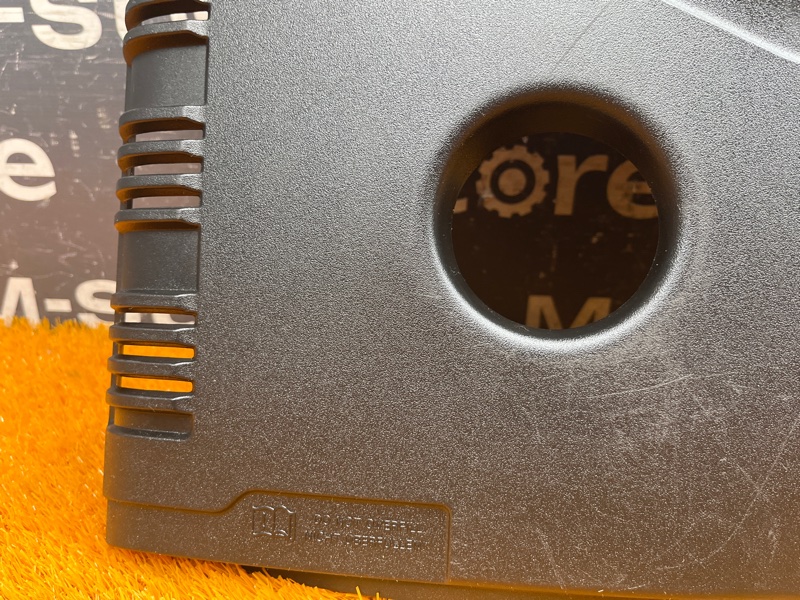 крышка двигателя, 2000 рублей, Красноярск