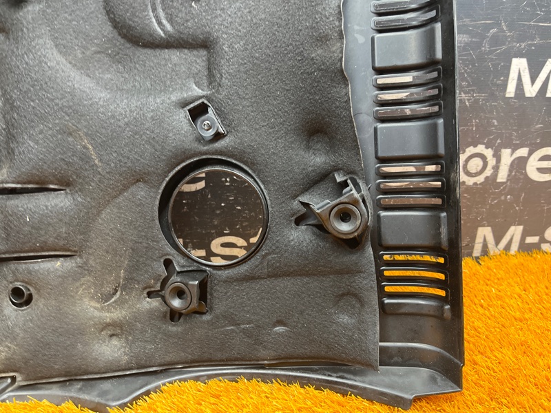 крышка двигателя, 2000 рублей, Красноярск