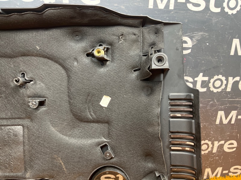 крышка двигателя, 2000 рублей, Красноярск