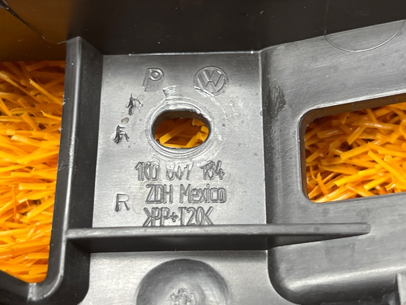 крепление бампера, 1000 рублей, Красноярск