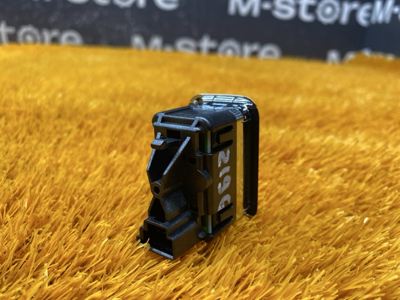 Кнопка стеклоподъемника, 300 рублей, Красноярск