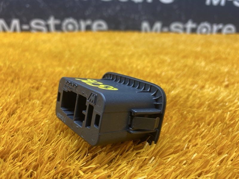 Кнопка открывания (Закрытия) багажника, 1400 рублей, Красноярск