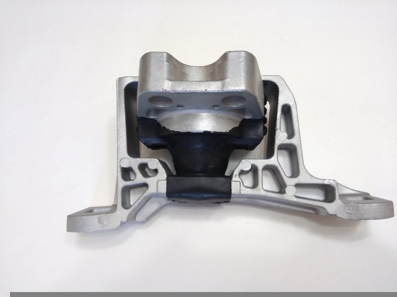 Опора двигателя, 3200 рублей, Красноярск