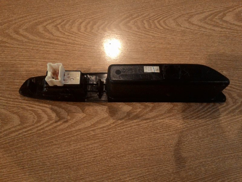 Кнопка стеклоподъемника, 1000 рублей, Красноярск