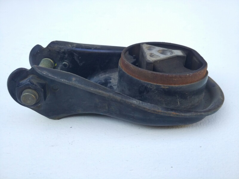 Опора двигателя, 2400 рублей, Красноярск