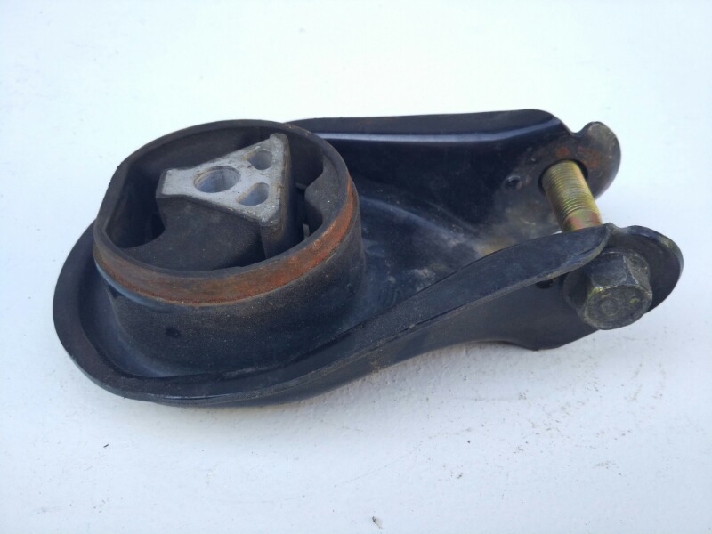 Опора двигателя, 2400 рублей, Красноярск