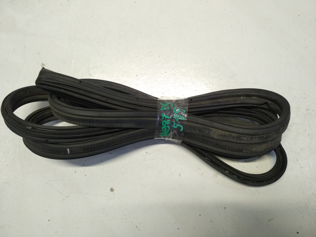 Уплотнитель проема багажника, 1500 рублей, Красноярск