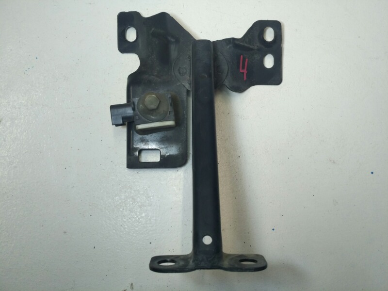 Кронштейн замка капота, 1200 рублей, Красноярск