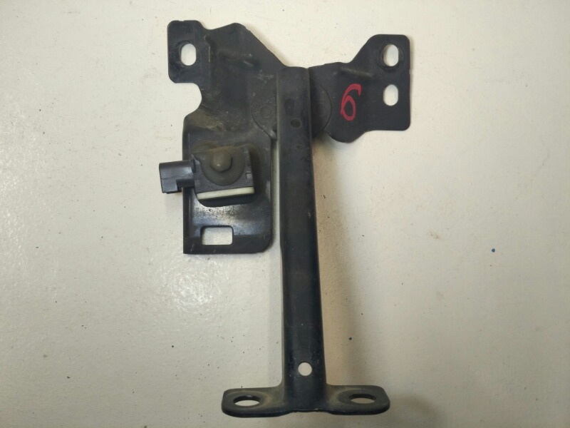 Кронштейн замка капота, 1200 рублей, Красноярск