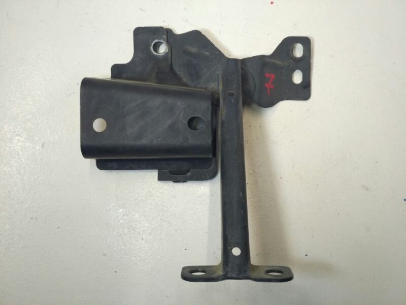 Кронштейн замка капота, 1200 рублей, Красноярск