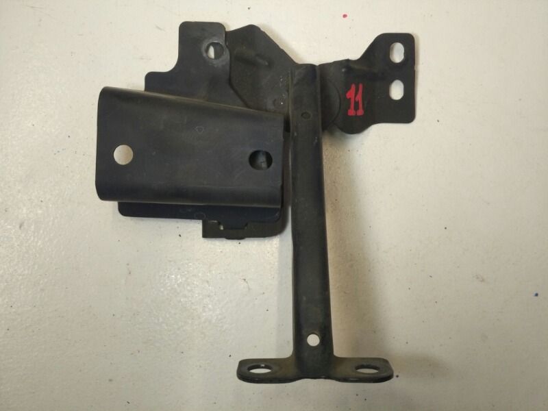 Кронштейн замка капота, 1200 рублей, Красноярск