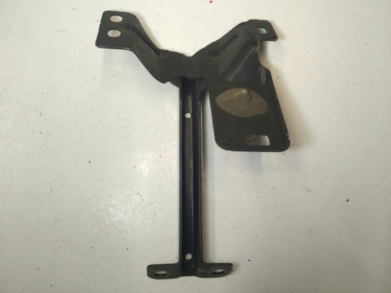 Кронштейн замка капота, 1200 рублей, Красноярск