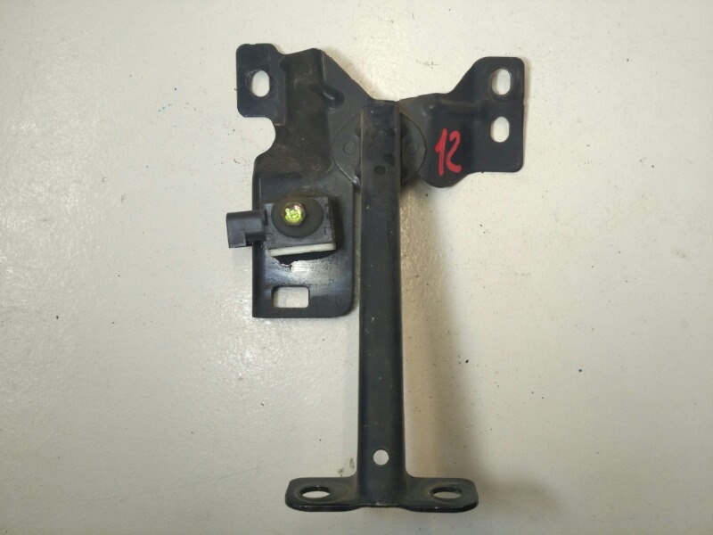 Кронштейн замка капота, 1200 рублей, Красноярск